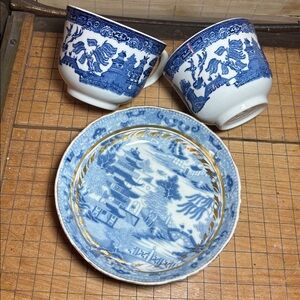 Blue Willow Cup Pair Made in England Ceramic Tea Coffee w Small Bowl Gold Trim